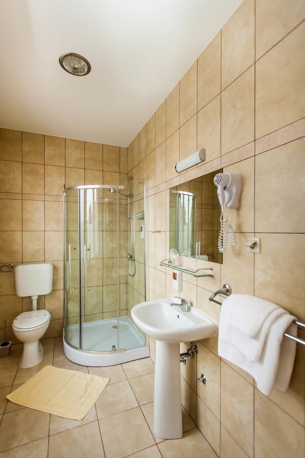 Hotel Petrijevci Bizovac Quarto foto